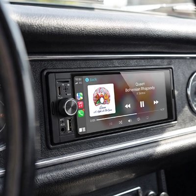 Autoradio carplay installé dans une voiture
